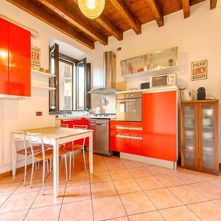 Guest Planet - Rosso Milano Apartment - Navigli Area Екстериор снимка